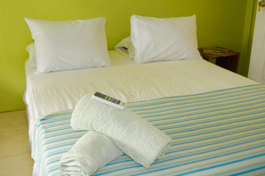 Fish Tobago Guesthouse Buccoo Room photo